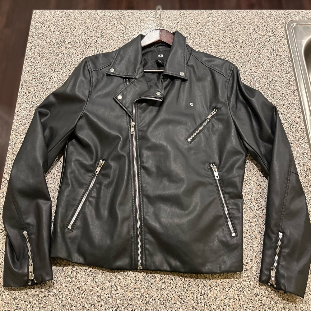 H&M. Mens medium faux leather biker jacket